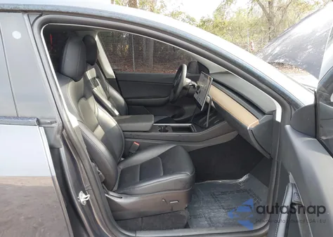 2021 Tesla Model Y Performance Dual Motor All-Wheel Drive z USA, uszkodzony, nr VIN 5YJYGDEFXMF267964